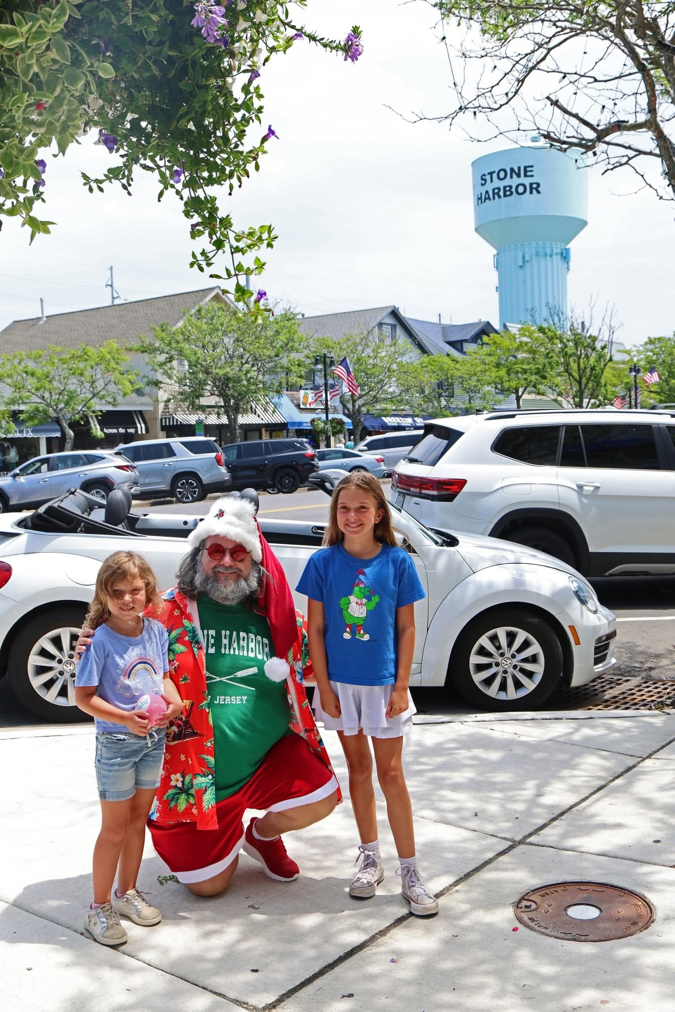Cape May County Santa with children at a Stone Harbor event